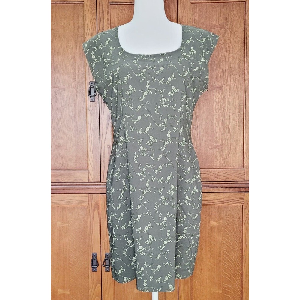 Vintage David Wayne‎ Women's Green Floral Cap Sleeve Square Neck Dress. Size S/M